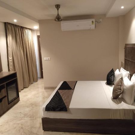 I-Towne' - A Unit Of Hotel Shivam International Диогар Екстериор снимка