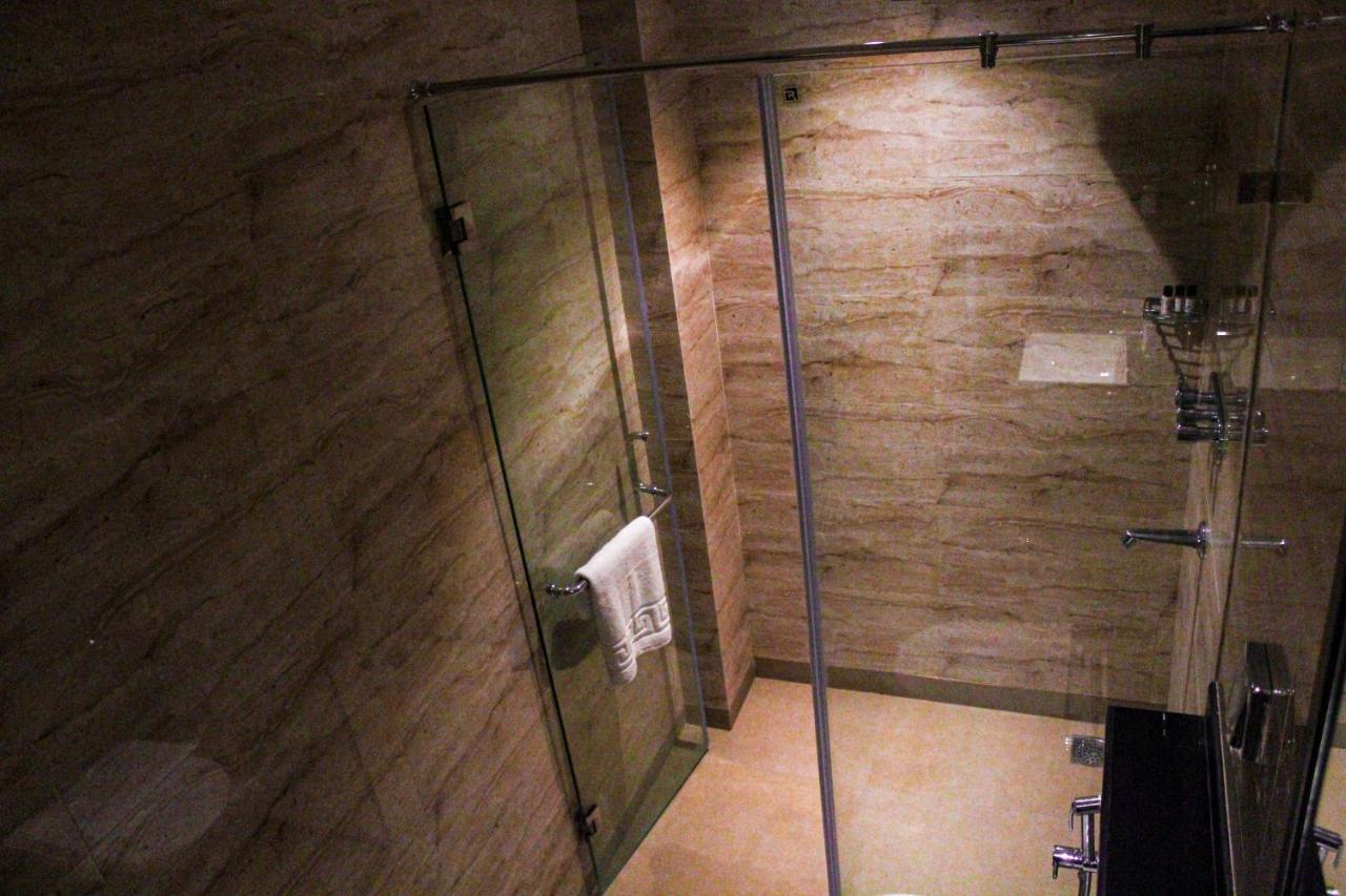 I-Towne' - A Unit Of Hotel Shivam International Диогар Екстериор снимка
